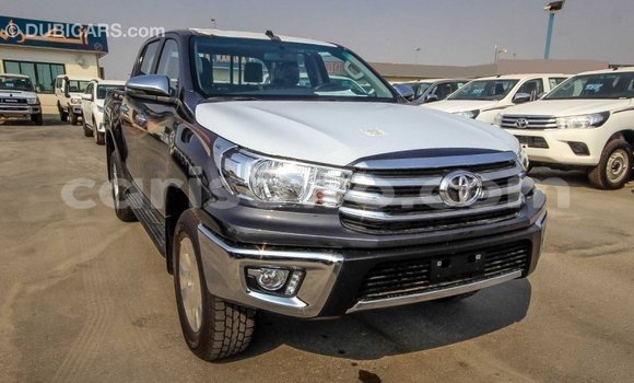 Sayi Imported Toyota Hilux Black Mota in Import - Dubai a Benin Sayi Imported Toyota Hilux Black Mota in Import - Dubai a Benin