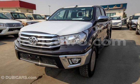 Sayi Imported Toyota Hilux Black Mota in Import - Dubai a Benin Sayi Imported Toyota Hilux Black Mota in Import - Dubai a Benin
