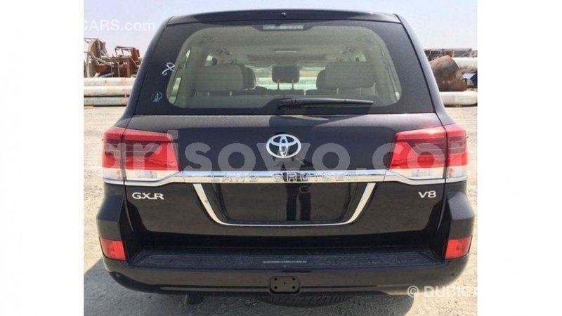 Big with watermark toyota land cruiser benin import dubai 7939