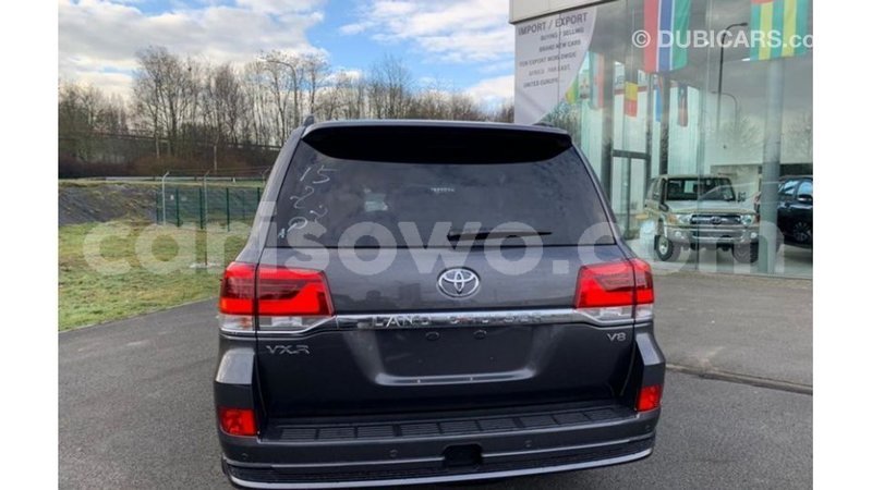 Big with watermark toyota land cruiser benin import dubai 7941