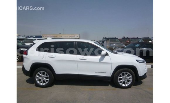Sayi Imported Jeep Cherokee White Mota in Import - Dubai a Benin Sayi Imported Jeep Cherokee White Mota in Import - Dubai a Benin