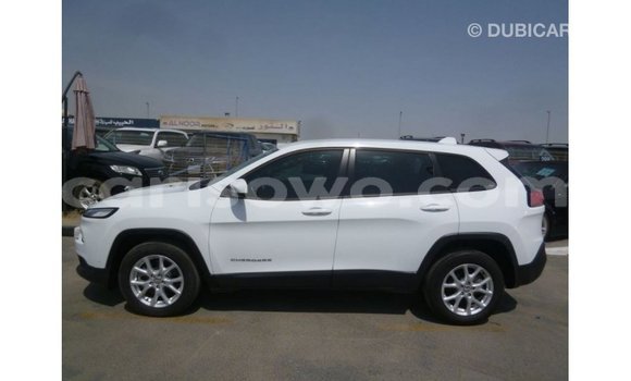 Sayi Imported Jeep Cherokee White Mota in Import - Dubai a Benin Sayi Imported Jeep Cherokee White Mota in Import - Dubai a Benin