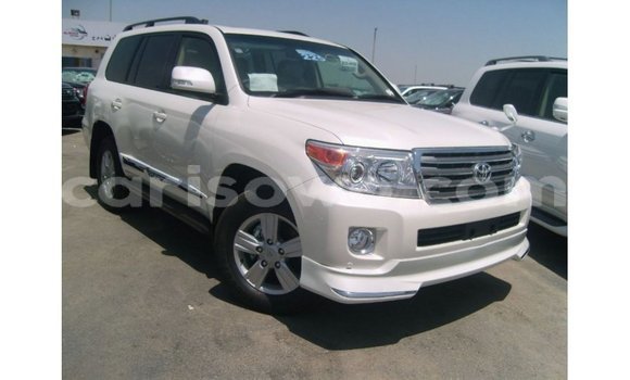 Sayi Imported Toyota Land Cruiser White Mota in Import - Dubai a Benin Sayi Imported Toyota Land Cruiser White Mota in Import - Dubai a Benin