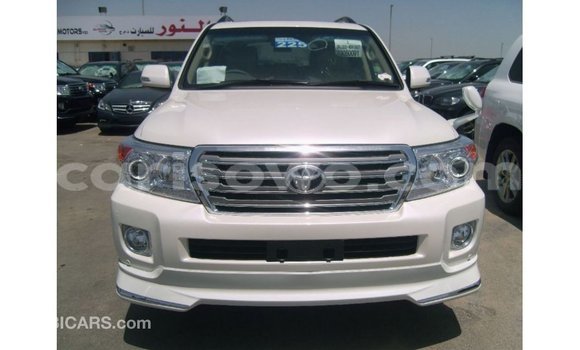 Sayi Imported Toyota Land Cruiser White Mota in Import - Dubai a Benin Sayi Imported Toyota Land Cruiser White Mota in Import - Dubai a Benin