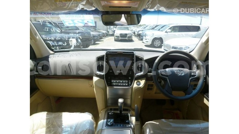 Big with watermark toyota land cruiser benin import dubai 7957