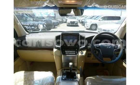 Buy Import Toyota Land Cruiser White Car in Import - Dubai in Benign Buy Import Toyota Land Cruiser White Car in Import - Dubai in Benign