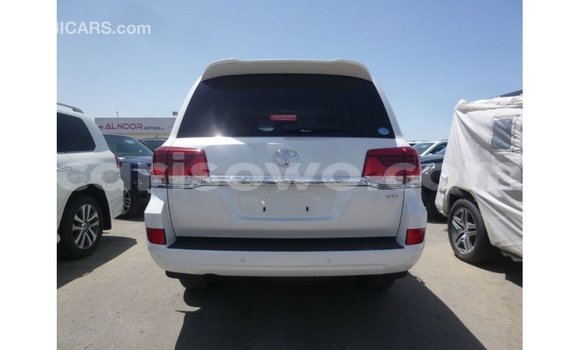 Buy Import Toyota Land Cruiser White Car in Import - Dubai in Benign Buy Import Toyota Land Cruiser White Car in Import - Dubai in Benign