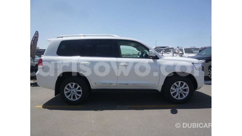 Big with watermark toyota land cruiser benin import dubai 7957