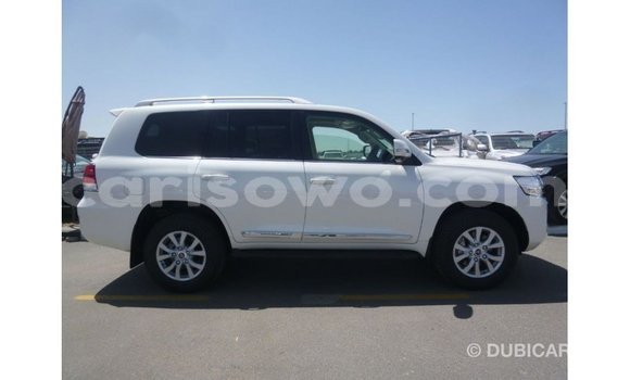 Buy Import Toyota Land Cruiser White Car in Import - Dubai in Benign Buy Import Toyota Land Cruiser White Car in Import - Dubai in Benign