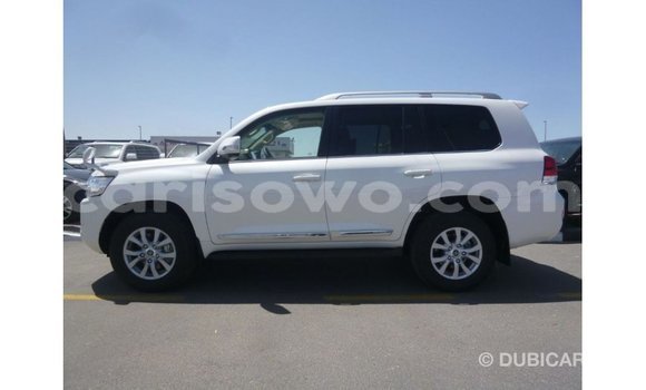 Buy Import Toyota Land Cruiser White Car in Import - Dubai in Benign Buy Import Toyota Land Cruiser White Car in Import - Dubai in Benign