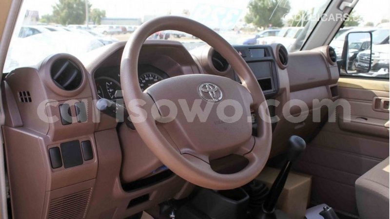 Big with watermark toyota land cruiser benin import dubai 7963