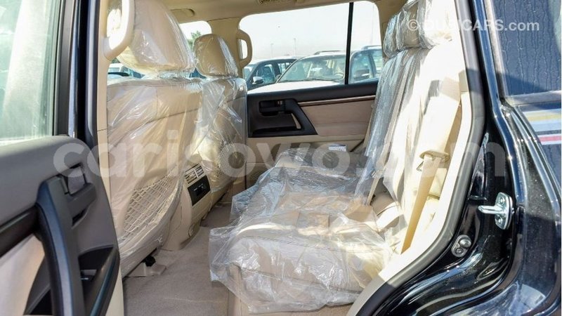 Big with watermark toyota land cruiser benin import dubai 7964