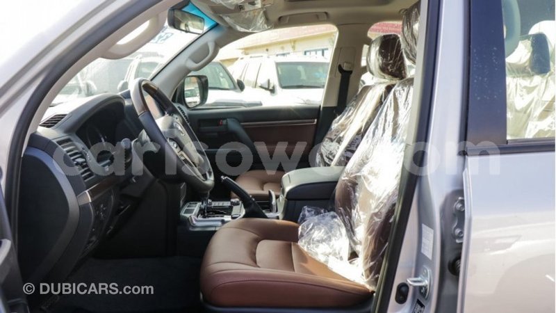 Big with watermark toyota land cruiser benin import dubai 7965