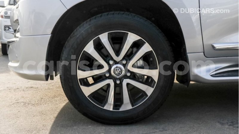 Big with watermark toyota land cruiser benin import dubai 7965