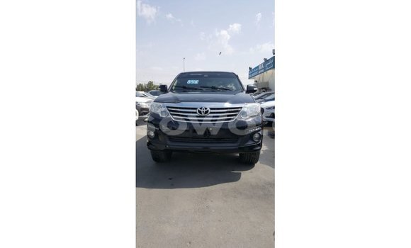 Acheter Import Voiture Toyota Fortuner Noir à Import - Dubai, Benin Acheter Import Voiture Toyota Fortuner Noir à Import - Dubai, Benin