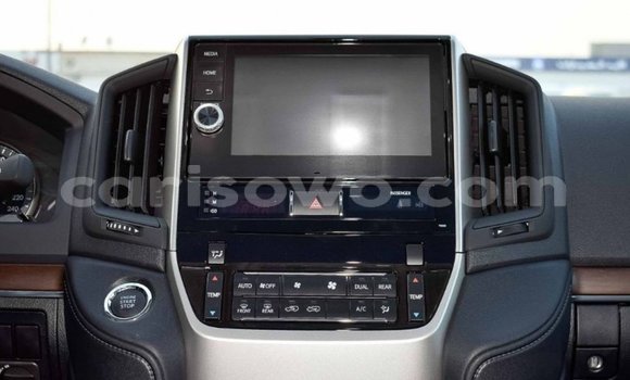 Buy Import Toyota Land Cruiser White Car in Import - Dubai in Benign Buy Import Toyota Land Cruiser White Car in Import - Dubai in Benign