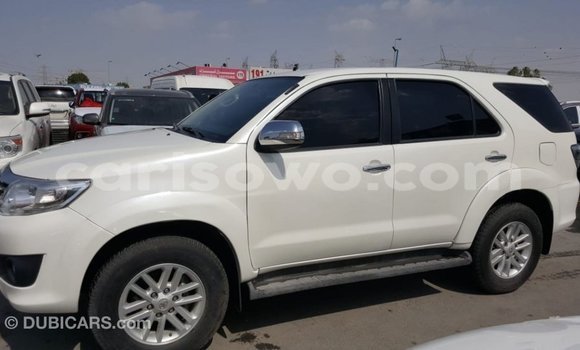 Acheter Import Voiture Toyota Fortuner Blanc à Import - Dubai, Benin Acheter Import Voiture Toyota Fortuner Blanc à Import - Dubai, Benin