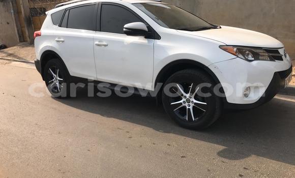 Sayi Na hannu Toyota RAV4 White Mota in Cotonou a Benin Sayi Na hannu Toyota RAV4 White Mota in Cotonou a Benin