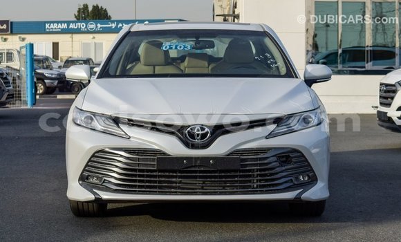 Ra Imported Toyota Camry funfun Ọkọ̀ in Import - Dubai ni Benin Ra Imported Toyota Camry funfun Ọkọ̀ in Import - Dubai ni Benin