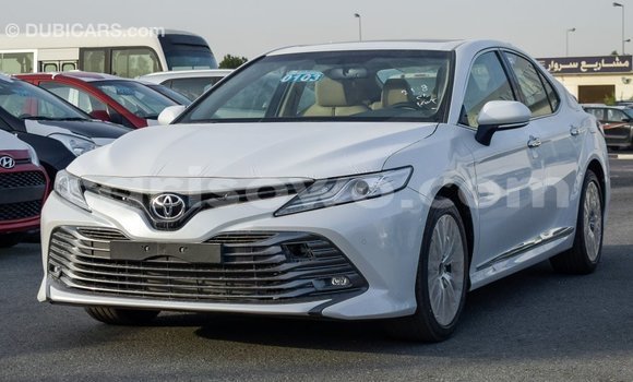 Ra Imported Toyota Camry funfun Ọkọ̀ in Import - Dubai ni Benin Ra Imported Toyota Camry funfun Ọkọ̀ in Import - Dubai ni Benin