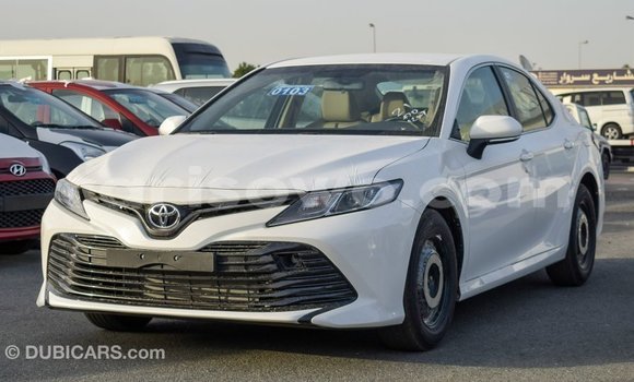 Acheter Import Voiture Toyota Camry Blanc à Import - Dubai, Benin Acheter Import Voiture Toyota Camry Blanc à Import - Dubai, Benin