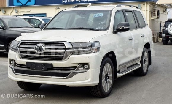 Ra Imported Toyota Land Cruiser funfun Ọkọ̀ in Import - Dubai ni Benin Ra Imported Toyota Land Cruiser funfun Ọkọ̀ in Import - Dubai ni Benin