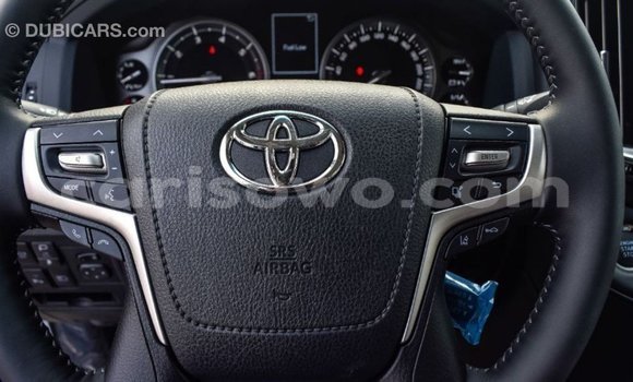 Ra Imported Toyota Land Cruiser funfun Ọkọ̀ in Import - Dubai ni Benin Ra Imported Toyota Land Cruiser funfun Ọkọ̀ in Import - Dubai ni Benin