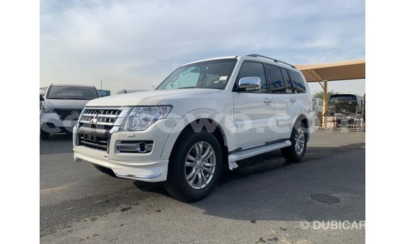 Ra Imported Mitsubishi Pajero funfun Ọkọ̀ in Import - Dubai ni Benin Ra Imported Mitsubishi Pajero funfun Ọkọ̀ in Import - Dubai ni Benin