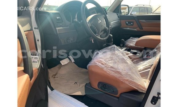 Ra Imported Mitsubishi Pajero funfun Ọkọ̀ in Import - Dubai ni Benin Ra Imported Mitsubishi Pajero funfun Ọkọ̀ in Import - Dubai ni Benin