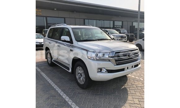 Buy Import Toyota Land Cruiser White Car in Import - Dubai in Benign Buy Import Toyota Land Cruiser White Car in Import - Dubai in Benign