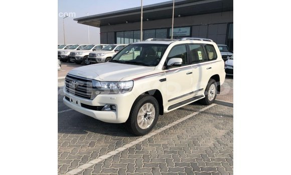 Buy Import Toyota Land Cruiser White Car in Import - Dubai in Benign Buy Import Toyota Land Cruiser White Car in Import - Dubai in Benign