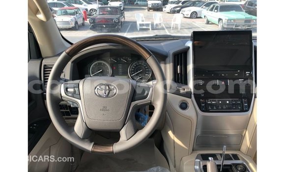 Buy Import Toyota Land Cruiser White Car in Import - Dubai in Benign Buy Import Toyota Land Cruiser White Car in Import - Dubai in Benign
