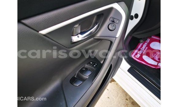 Acheter Import Voiture Nissan Altima Blanc à Import - Dubai, Benin Acheter Import Voiture Nissan Altima Blanc à Import - Dubai, Benin