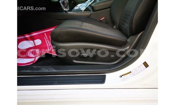 Acheter Import Voiture Nissan Altima Blanc à Import - Dubai, Benin Acheter Import Voiture Nissan Altima Blanc à Import - Dubai, Benin