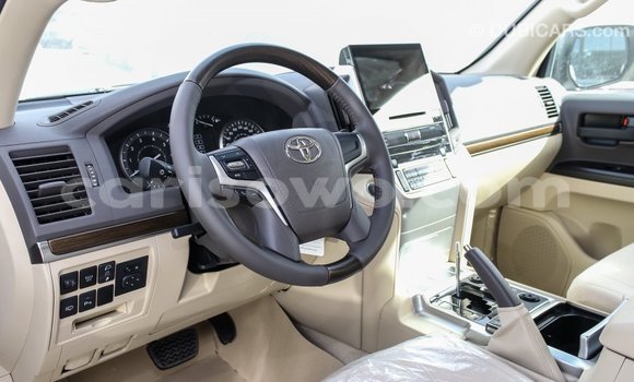 Buy Import Toyota Land Cruiser White Car in Import - Dubai in Benign Buy Import Toyota Land Cruiser White Car in Import - Dubai in Benign