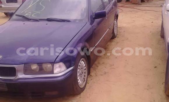 Acheter Occasion Voiture BMW 3–Series Noir à Cotonou, Benin Acheter Occasion Voiture BMW 3–Series Noir à Cotonou, Benin