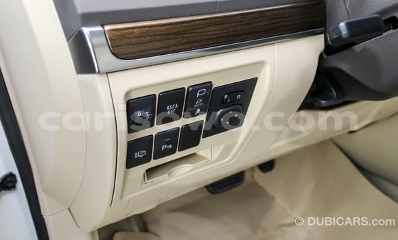 Buy Import Toyota Land Cruiser White Car in Import - Dubai in Benign Buy Import Toyota Land Cruiser White Car in Import - Dubai in Benign