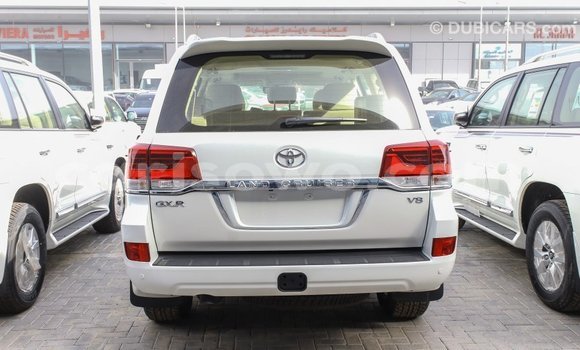 Buy Import Toyota Land Cruiser White Car in Import - Dubai in Benign Buy Import Toyota Land Cruiser White Car in Import - Dubai in Benign