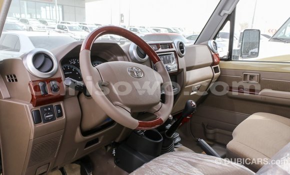 Buy Import Toyota Land Cruiser Beige Car in Import - Dubai in Benign Buy Import Toyota Land Cruiser Beige Car in Import - Dubai in Benign