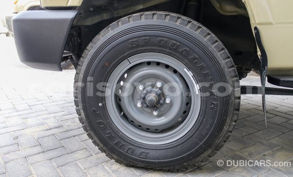 Buy Import Toyota Land Cruiser Beige Car in Import - Dubai in Benign Buy Import Toyota Land Cruiser Beige Car in Import - Dubai in Benign