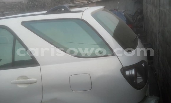 Ra Àlòkù Lexus RX 300 funfun Ọkọ̀ in Cotonou ni Benin Ra Àlòkù Lexus RX 300 funfun Ọkọ̀ in Cotonou ni Benin