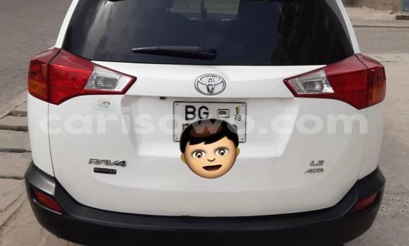 Sayi Na hannu Toyota RAV4 White Mota in Cotonou a Benin Sayi Na hannu Toyota RAV4 White Mota in Cotonou a Benin