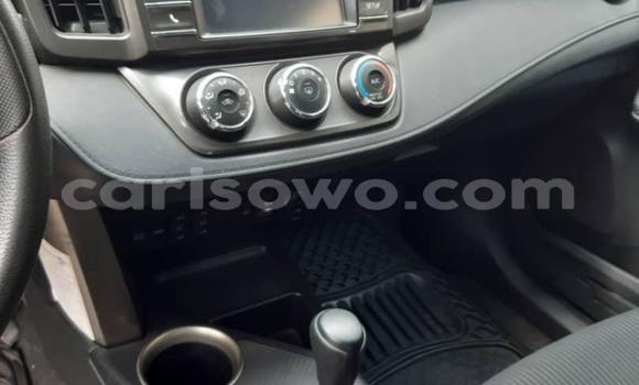 Sayi Na hannu Toyota RAV4 White Mota in Cotonou a Benin Sayi Na hannu Toyota RAV4 White Mota in Cotonou a Benin
