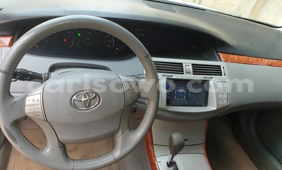 Ra Tuntun Toyota Avalon funfun Ọkọ̀ in Cotonou ni Benin Ra Tuntun Toyota Avalon funfun Ọkọ̀ in Cotonou ni Benin