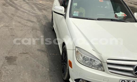 Ra Tuntun Mercedes-Benz C–Class funfun Ọkọ̀ in Cotonou ni Benin Ra Tuntun Mercedes-Benz C–Class funfun Ọkọ̀ in Cotonou ni Benin