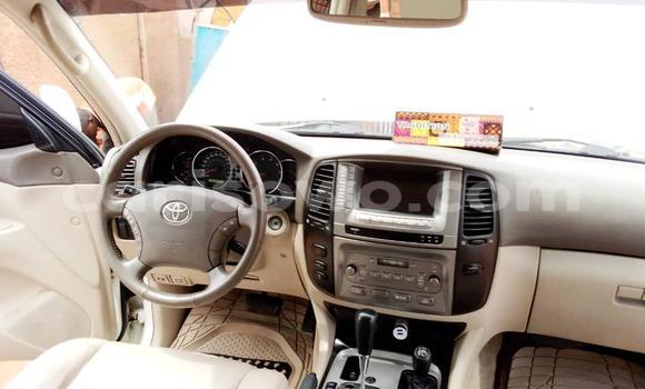 Ra Tuntun Toyota Land Cruiser Prado funfun Ọkọ̀ in Cotonou ni Benin Ra Tuntun Toyota Land Cruiser Prado funfun Ọkọ̀ in Cotonou ni Benin