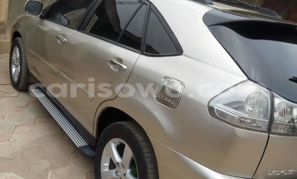 Ra Àlòkù Lexus RX 330 Silver Ọkọ̀ in Cotonou ni Benin Ra Àlòkù Lexus RX 330 Silver Ọkọ̀ in Cotonou ni Benin