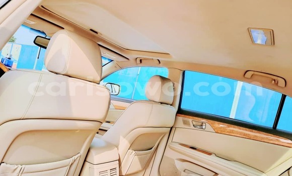 Ra Tuntun Toyota Avalon Alagara Ọkọ̀ in Cotonou ni Benin Ra Tuntun Toyota Avalon Alagara Ọkọ̀ in Cotonou ni Benin