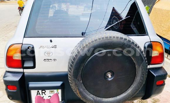 Ra Àlòkù Toyota RAV4 Silver Ọkọ̀ in Cotonou ni Benin Ra Àlòkù Toyota RAV4 Silver Ọkọ̀ in Cotonou ni Benin