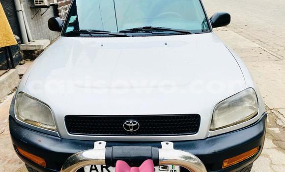Ra Àlòkù Toyota RAV4 Silver Ọkọ̀ in Cotonou ni Benin Ra Àlòkù Toyota RAV4 Silver Ọkọ̀ in Cotonou ni Benin